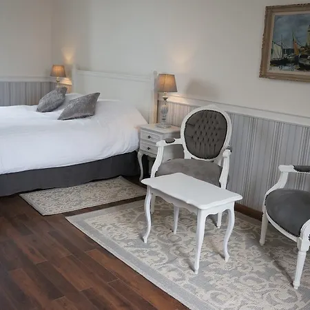 Konukevi Manoir 1685 Malo 3*