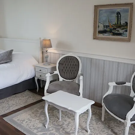 Konukevi Manoir 1685 Malo 3*